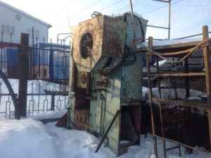 Kniehebelpresse Barnaul KB8338 - 630 ton (ID:75135) - Dabrox.com