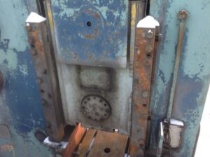 Kniehebelpresse Barnaul KB8338 - 630 ton (ID:75135) - Dabrox.com