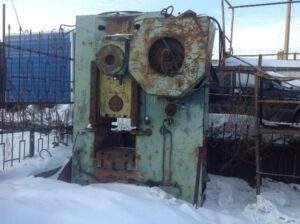 Kniehebelpresse Barnaul KB8338 - 630 ton (ID:75135) - Dabrox.com
