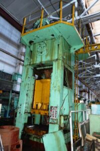 Abgratpresse TMP Voronezh KG2538 - 630 ton (ID:75189) - Dabrox.com