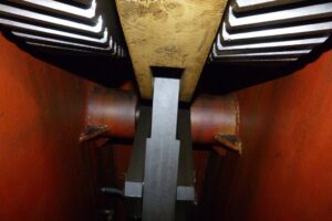 Kniehebelpresse Barnaul KB8336 - 400 ton (ID:75194) - Dabrox.com