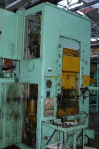 Kniehebelpresse Barnaul K8338 - 630 ton (ID:75179) - Dabrox.com