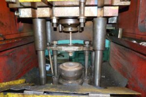 Kaltextrusion Presse Barnaul AC5100 - 400 ton (ID:75193) - Dabrox.com