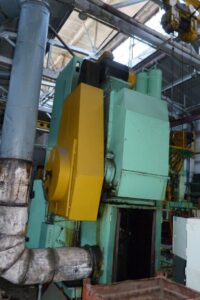 Kaltextrusion Presse Barnaul AC5100 - 400 ton (ID:75193) - Dabrox.com