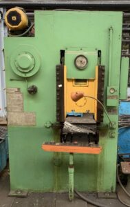 Kniehebelpresse Kuzlitmash KB8334 - 250 ton (ID:76143) - Dabrox.com
