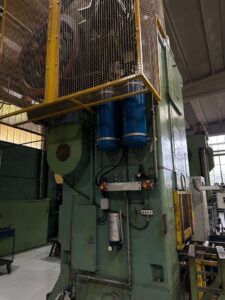 Kniehebelpresse Kieserling KKPR 1600 - 1600 ton (ID:76312) - Dabrox.com