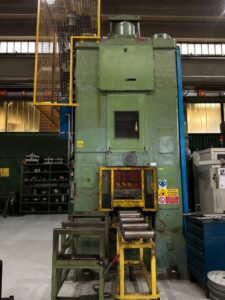 Kniehebelpresse Kieserling KKPR 1600 - 1600 ton (ID:76312) - Dabrox.com