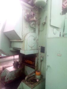 Kniehebelpresse Barnaul K8338 - 630 ton (ID:75179) - Dabrox.com
