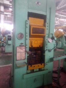 Kniehebelpresse Barnaul - 400 ton