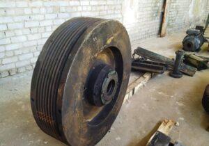 Kniehebelpresse Barnaul KB8340 - 1000 ton (ID:75150) - Dabrox.com
