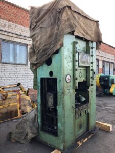 Kniehebelpresse Barnaul K8338 - 630 ton (ID:75152) - Dabrox.com