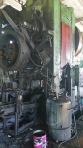 Schmiedepresse National Maxipres 1600 - 1600 ton (ID:76054) - Dabrox.com
