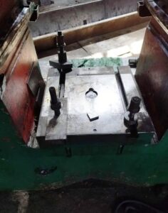 Kniehebelpresse Barnaul KB8336 - 400 ton (ID:76050) - Dabrox.com