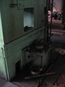 Kniehebelpresse TMP Voronezh KB8044 - 2500 ton (ID:S85117) - Dabrox.com