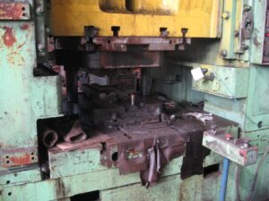 Kniehebelpresse TMP Voronezh KB8044 - 2500 ton (ID:S85117) - Dabrox.com