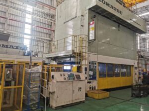 Blechumformung Presse Komatsu E4T1700 - 1700 ton (ID:76304) - Dabrox.com