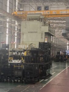 Blechumformung Presse Komatsu E4T1700 - 1700 ton (ID:76304) - Dabrox.com