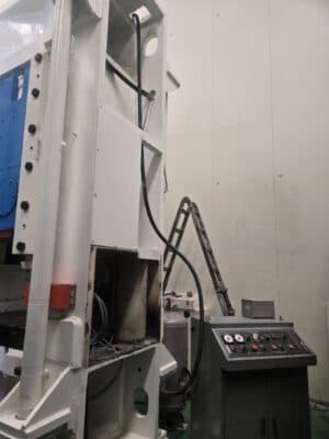 Kniehebelpresse Barnaul KB8342 - 1600 ton (Foto 2)