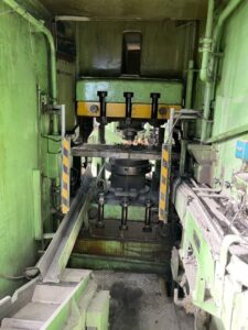 Schmiedepresse Aida PK-200 - 2000 ton (ID:76330) - Dabrox.com