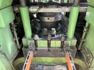 Schmiedepresse Aida PK-200 - 2000 ton (ID:76330) - Dabrox.com