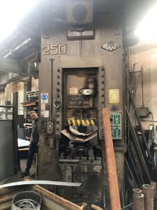 Abgratpresse TMP Voronezh - 250 ton