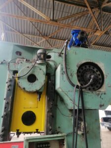 Kniehebelpresse Barnaul KB8338 - 630 ton (ID:75917) - Dabrox.com