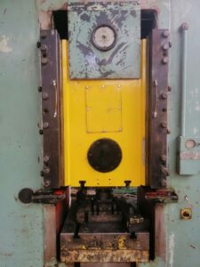 Kniehebelpresse Barnaul KB8338 - 630 ton (ID:75917) - Dabrox.com