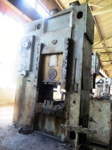 Kniehebelpresse Barnaul KB8342 - 1600 ton (ID:S85239) - Dabrox.com