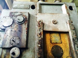 Kniehebelpresse Barnaul KB8342 - 1600 ton (ID:S85239) - Dabrox.com