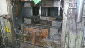 Schmiedepresse Smeral LZK 2500 - 2500 ton (ID:S75809) - Dabrox.com